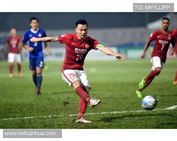 东方队与广州恒大激战正酣谁能在这场较量中笑到最后